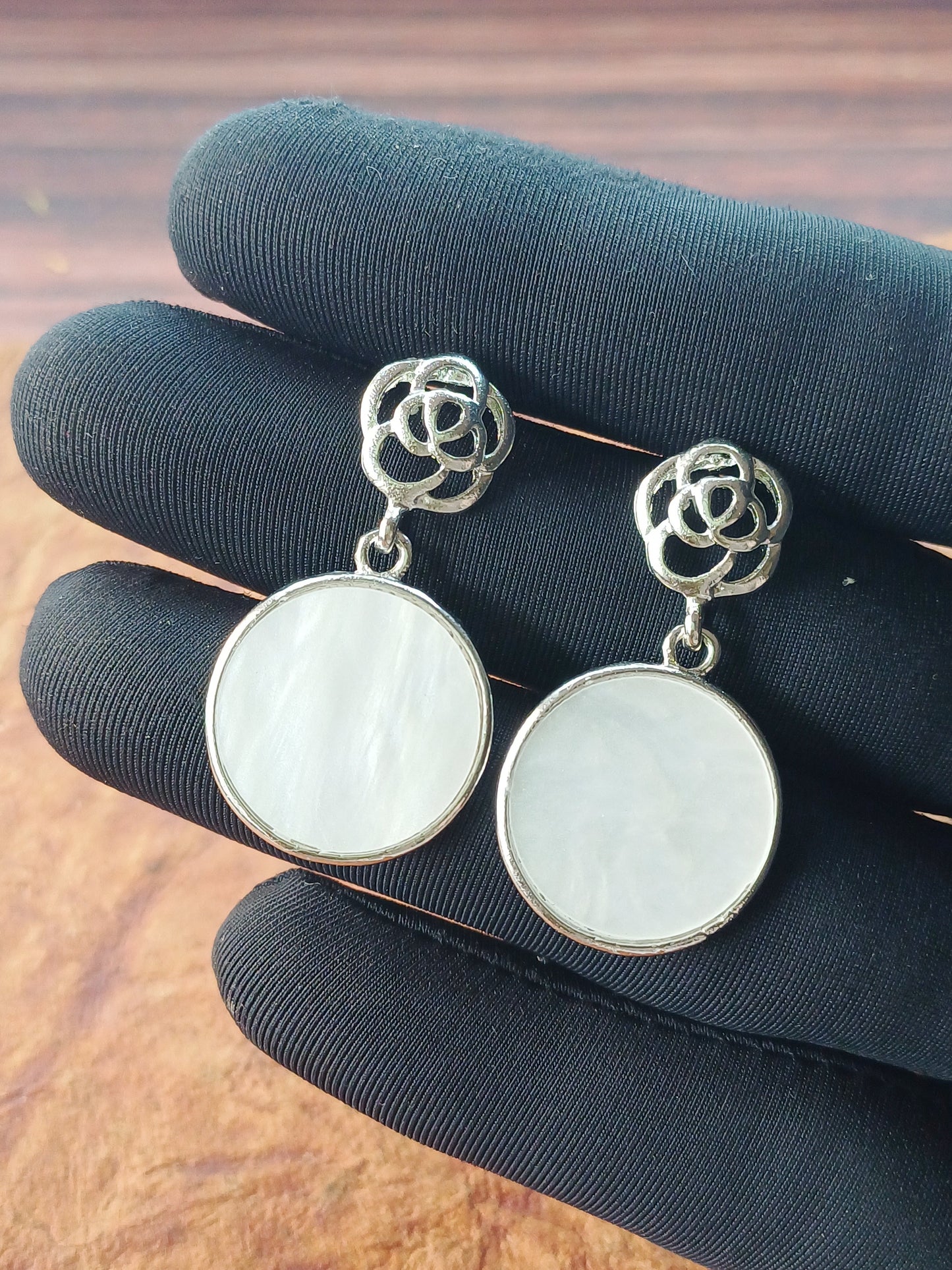 Elegant Floral Drop Earrings – Rose Gold & White Gold Plated 01