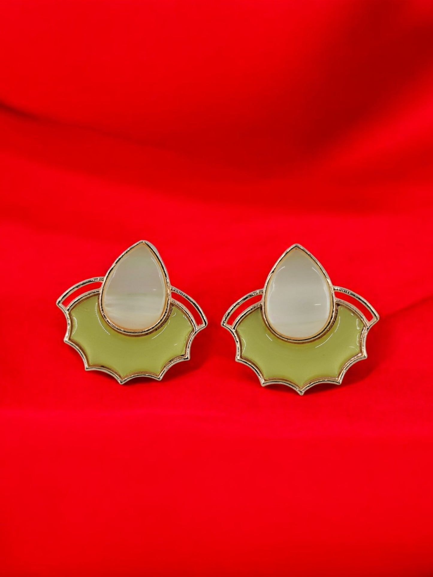 Sunbeam Petal Earrings 16