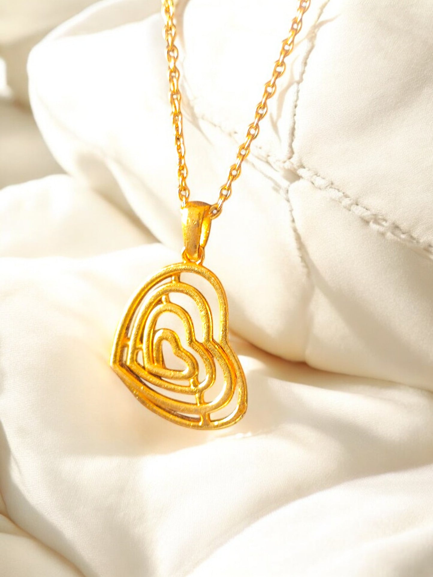 Radiant Ripple Heart Pendant with chain 07
