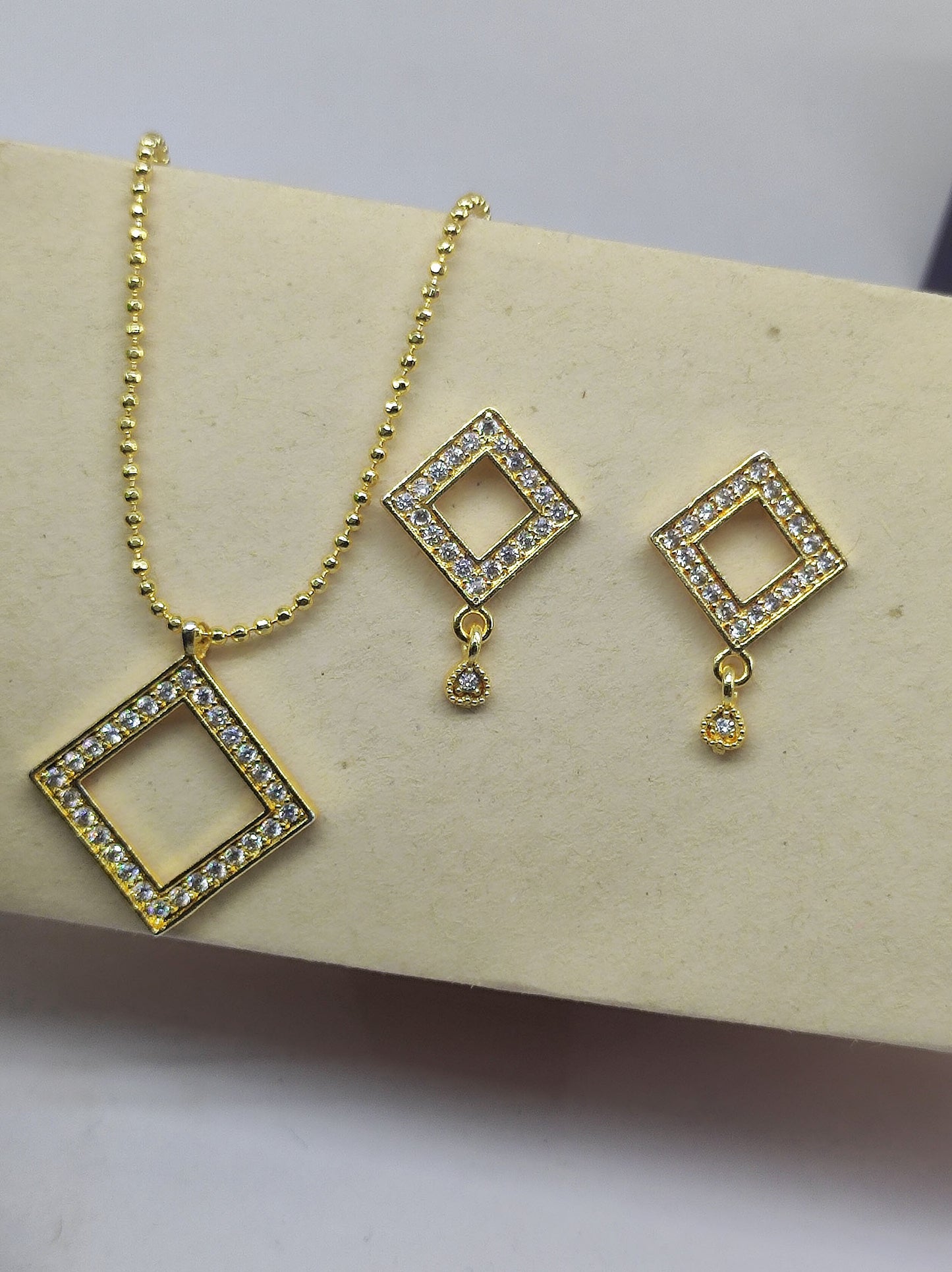 Square shape Chain Pendant Set with Earring