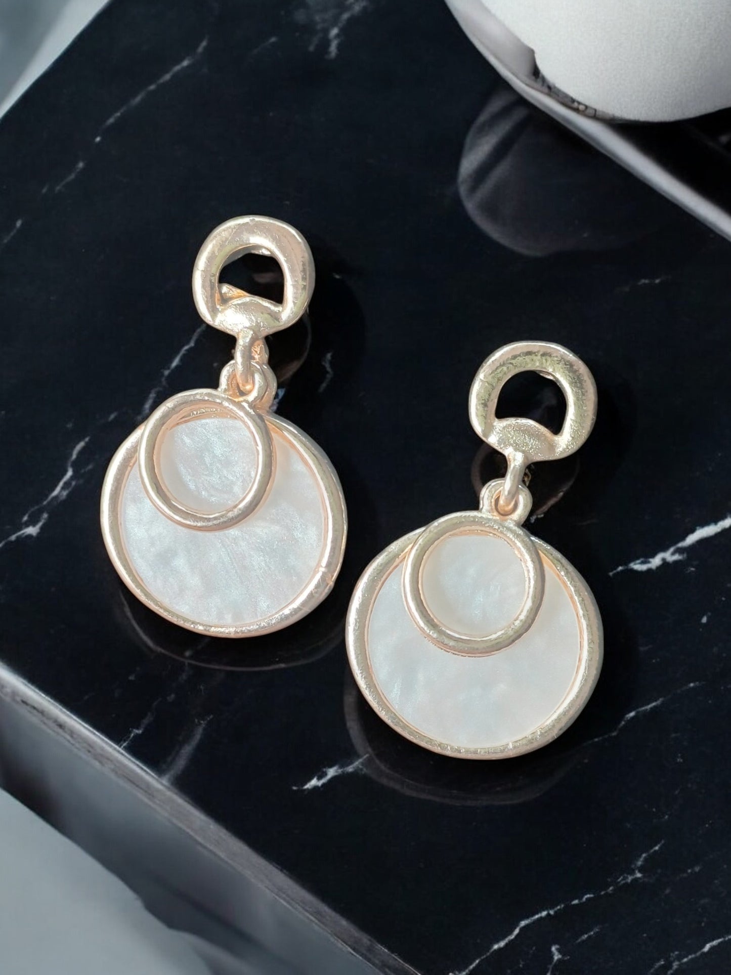 Chunky Chain Drop Earrings – Mother of Pearl Accent (Rose Gold / White Gold Plated) 03