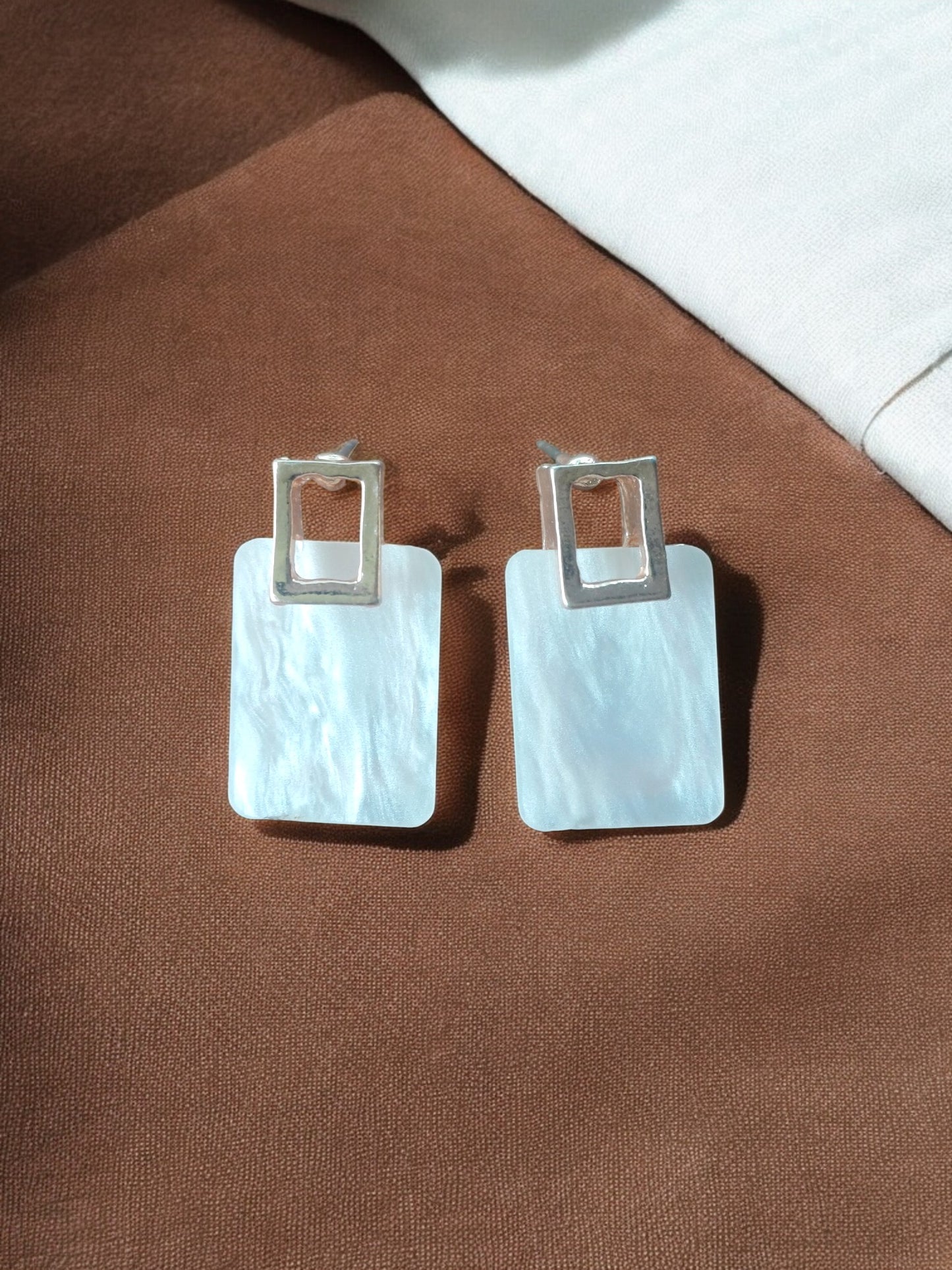 Elegant Mother of Pearl Tops – Rose Gold & White Gold Plated 12