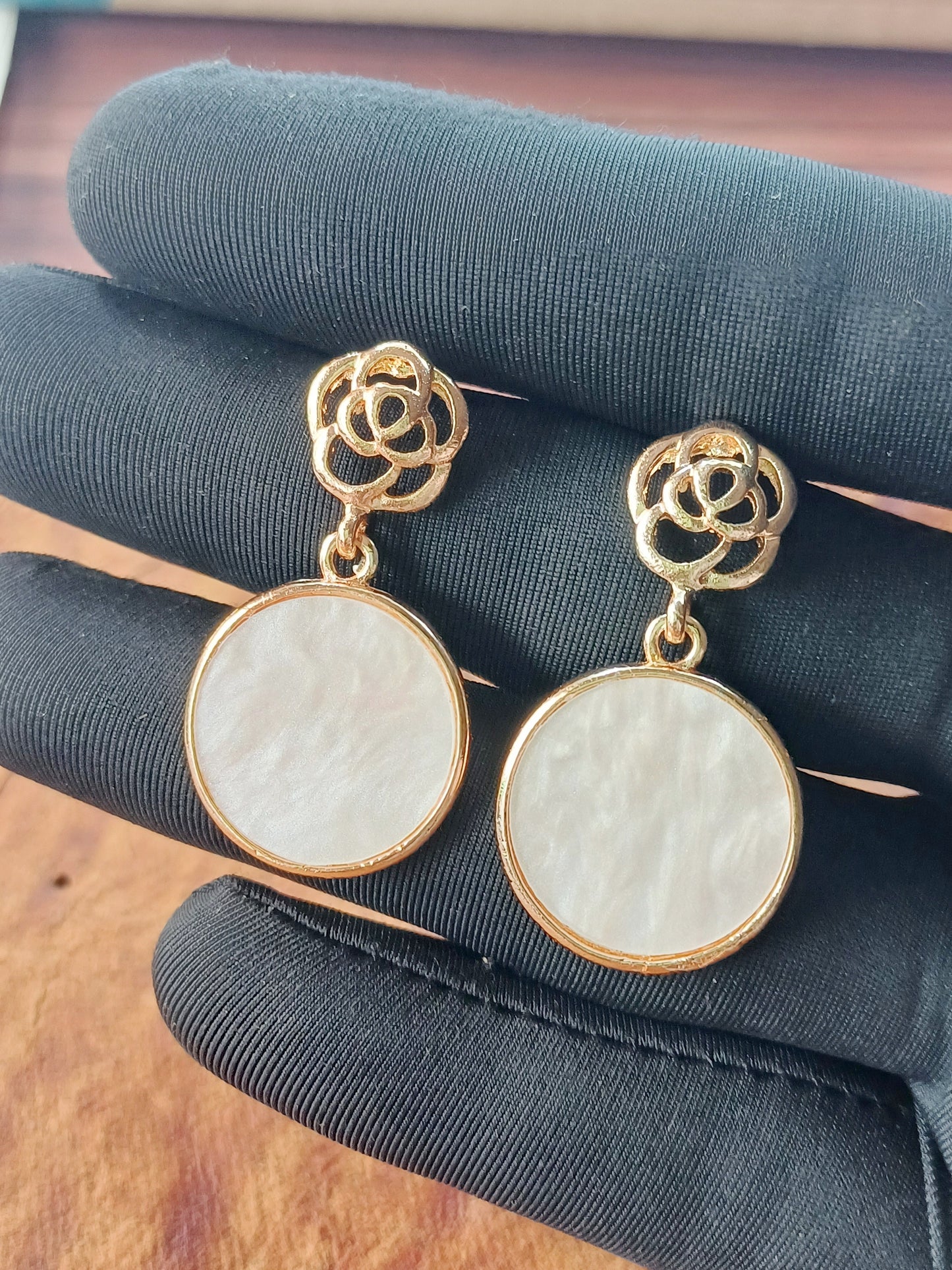 Elegant Floral Drop Earrings – Rose Gold & White Gold Plated 01