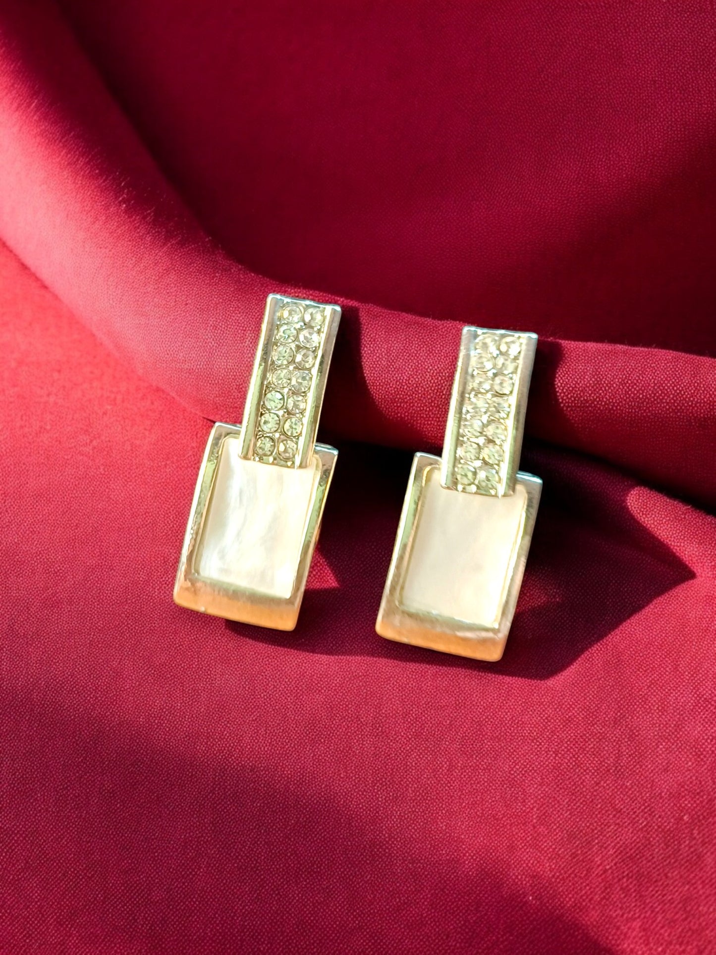 Sleek White Gold Plated Oval Mother-of-Pearl Earrings 07