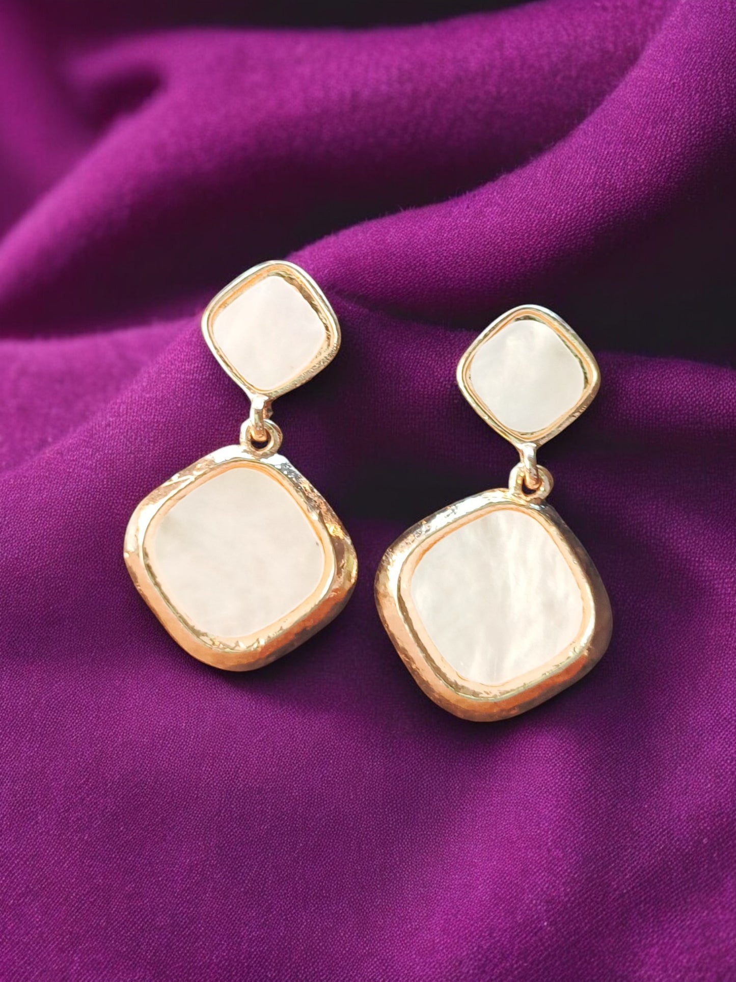 Elegant Chain Link Mother of Pearl Oval Drop Earrings 05