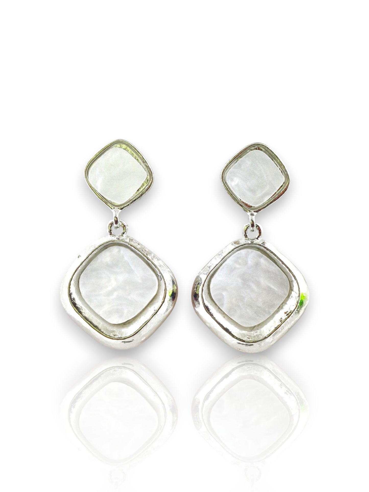 Elegant Chain Link Mother of Pearl Oval Drop Earrings 05