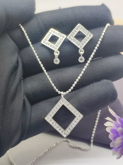 Modern Geometric Diamond-Cut Necklace & Earring Set