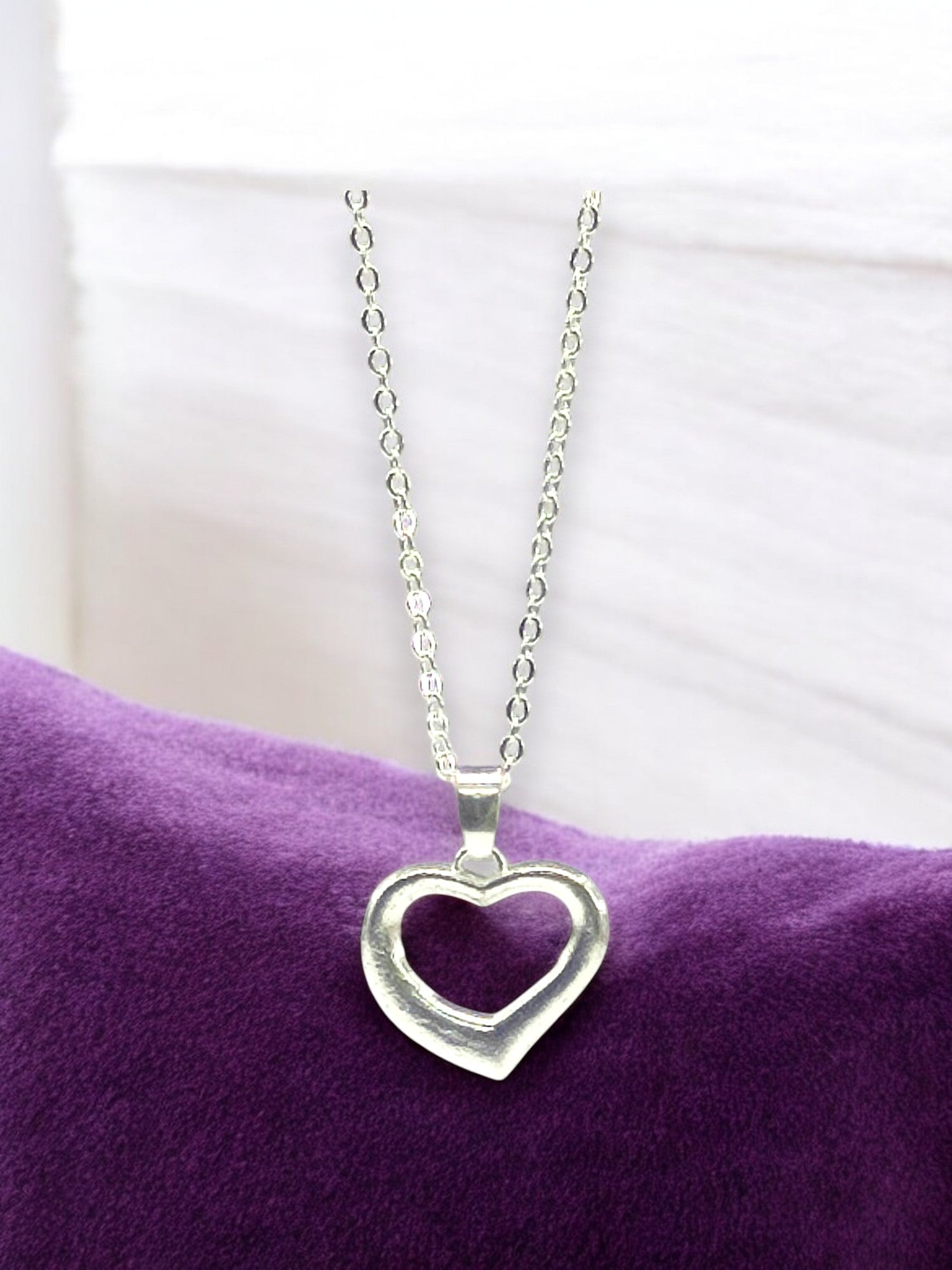 Elegant Open Heart Pendant with chain