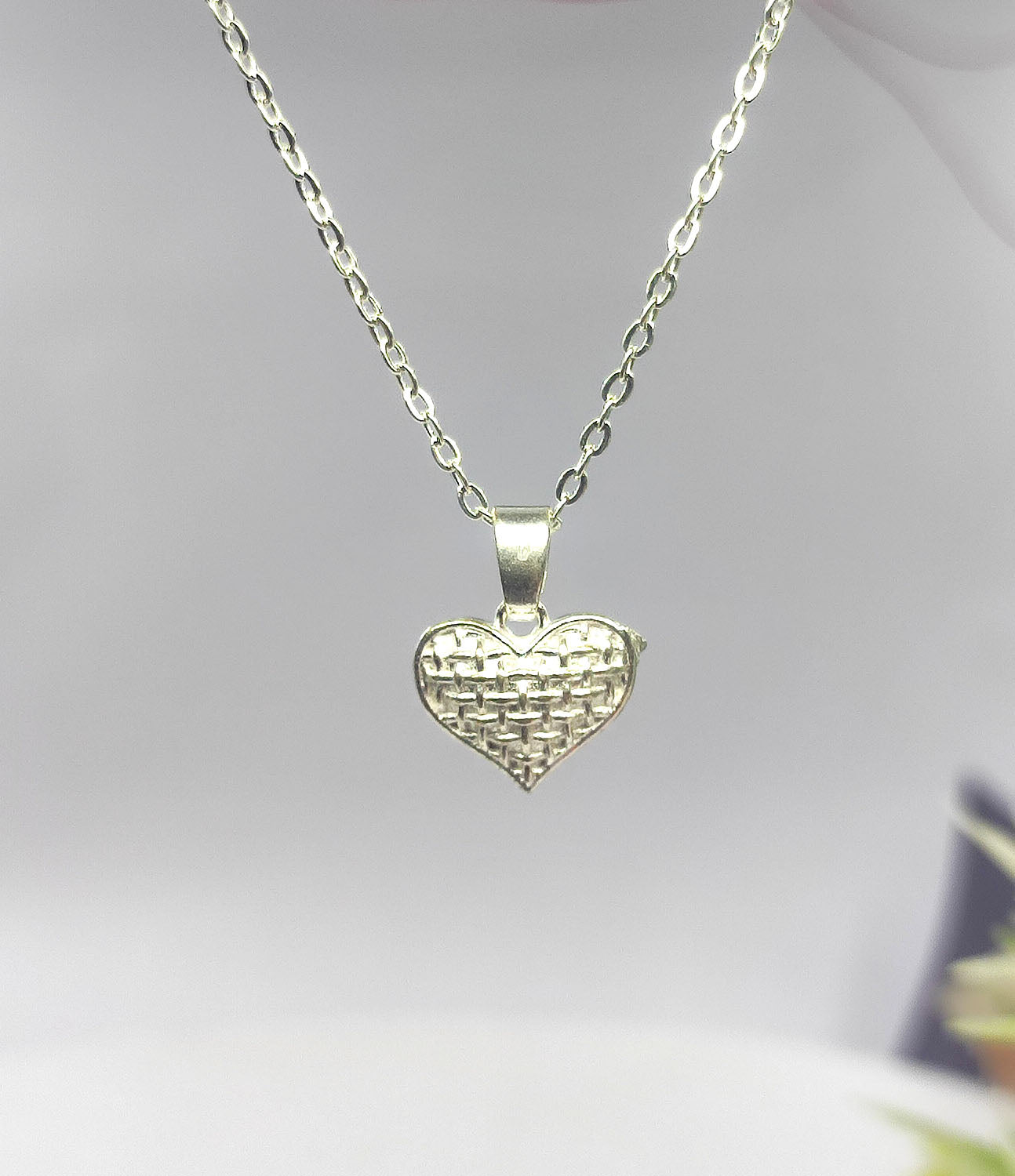 Silver Woven Heart Pendant with Chain 01