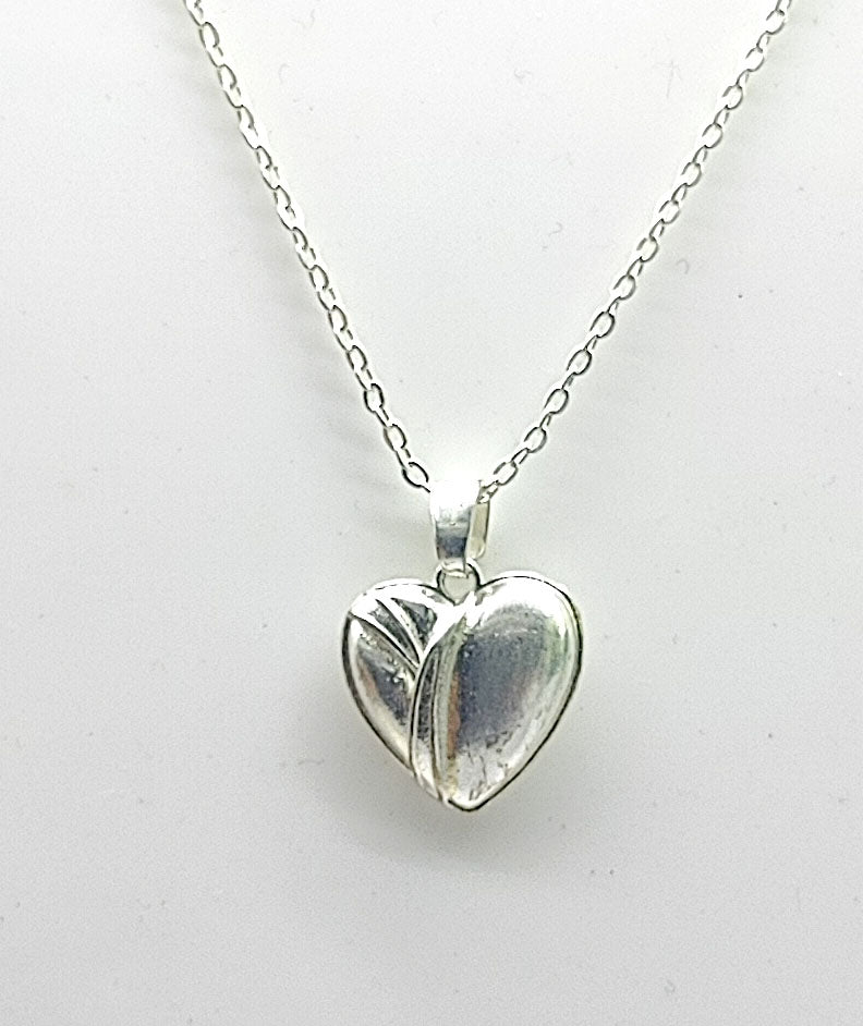 Silver Heart Pendant with Elegant Dividing Line 03