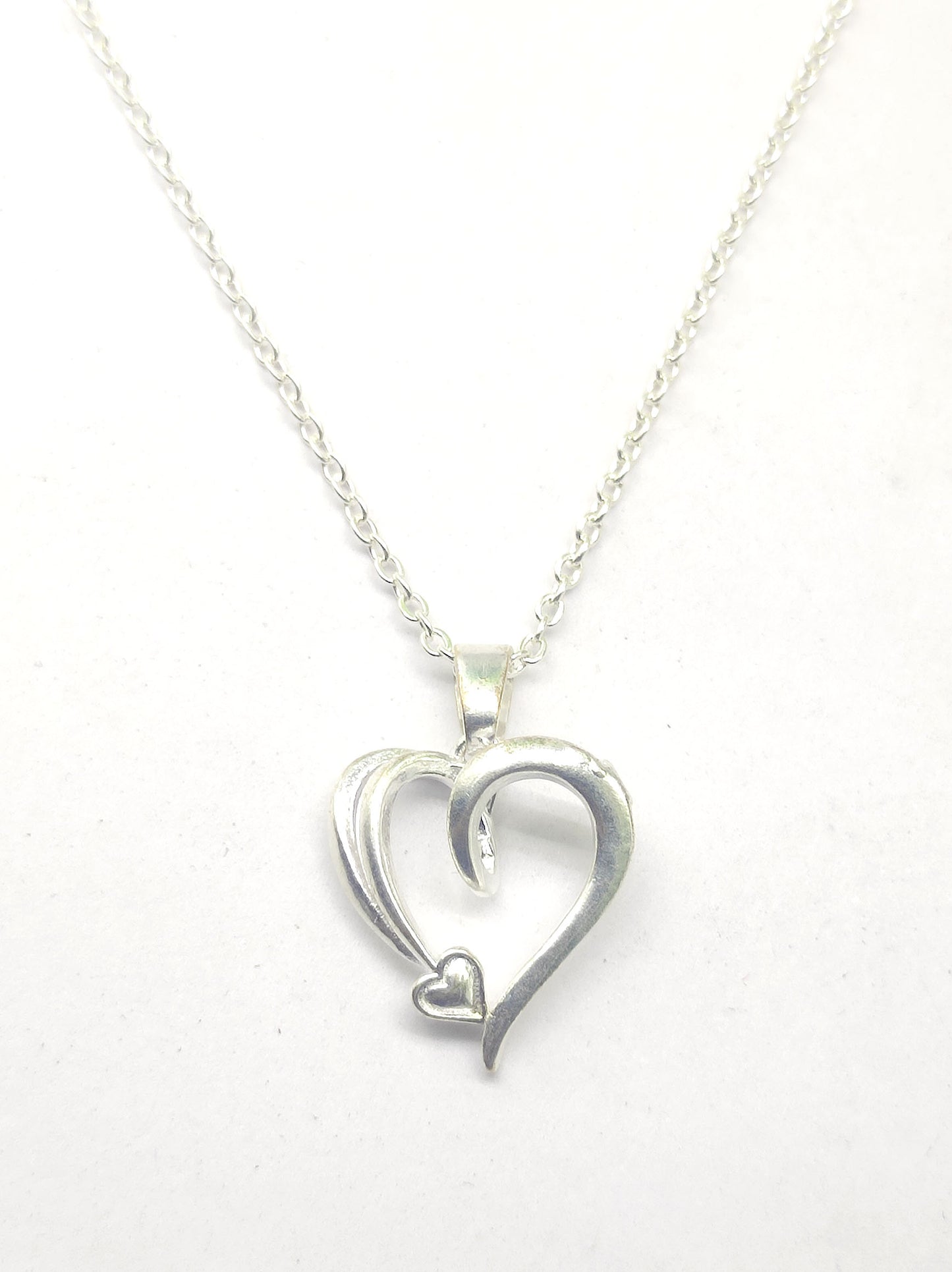 Curved Silver Heart Pendant with Chain 04