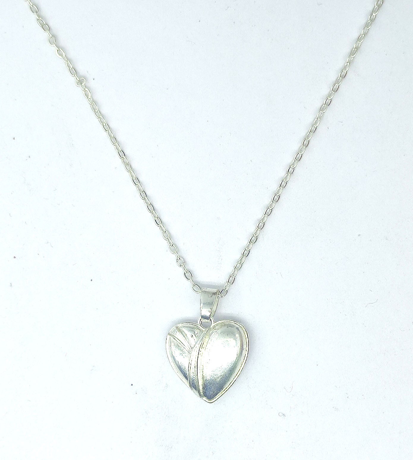 Silver Heart Pendant with Elegant Dividing Line 03