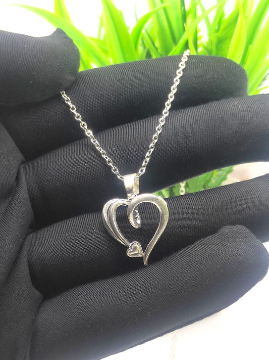 Curved Silver Heart Pendant with Chain 04