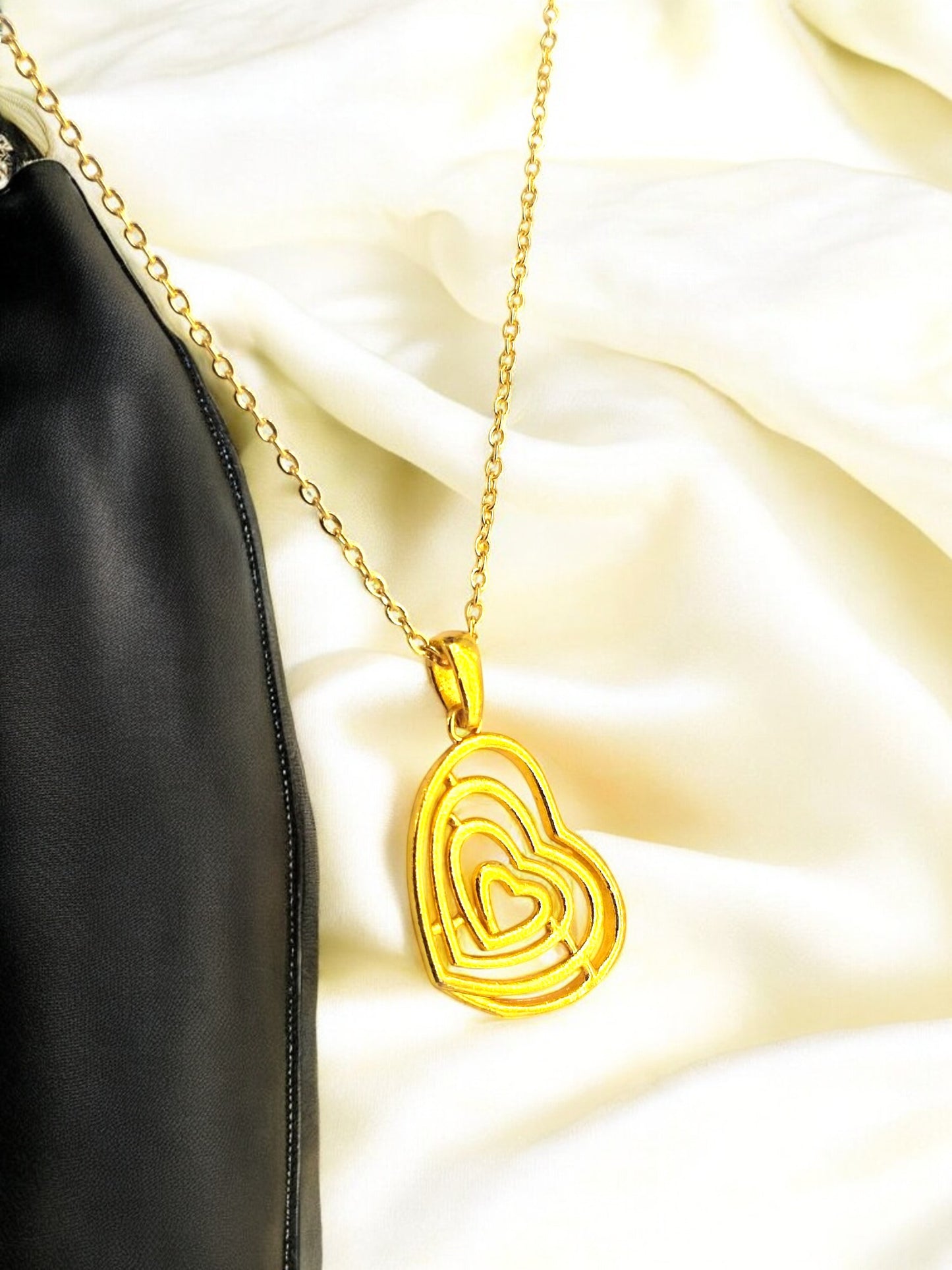 Radiant Ripple Heart Pendant with chain 07
