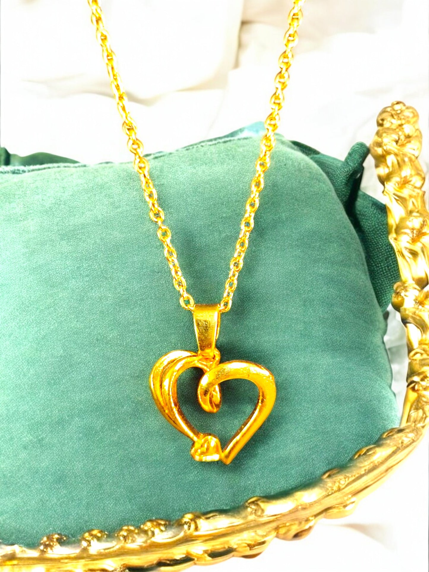 Eternal Embrace Heart Pendant with chain 04