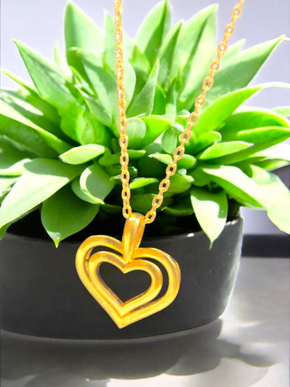 Eternal Bond – Elegant Heart Gold Pendant 03